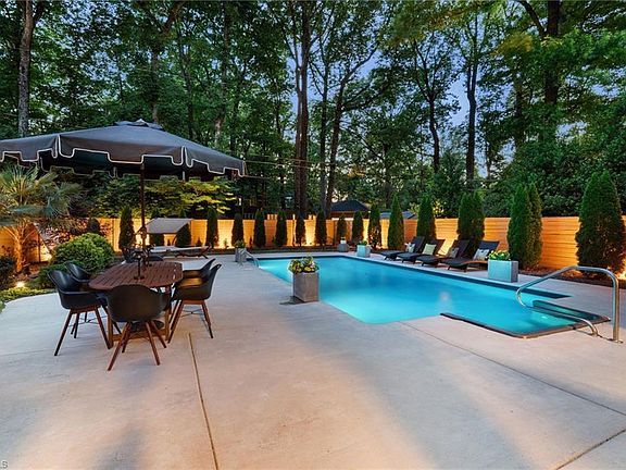 4th image of 1315 McDowell Dr
