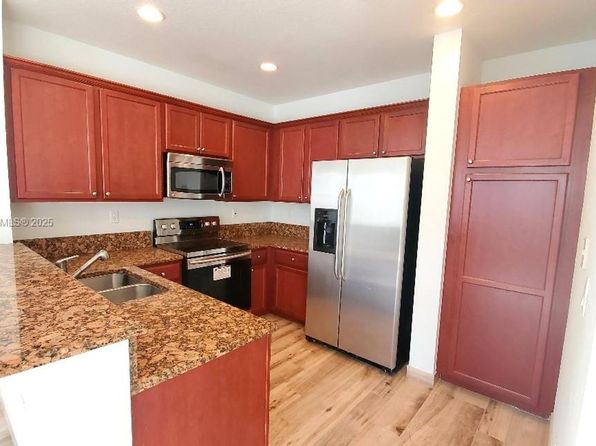 265 Las Brisas Cir #265