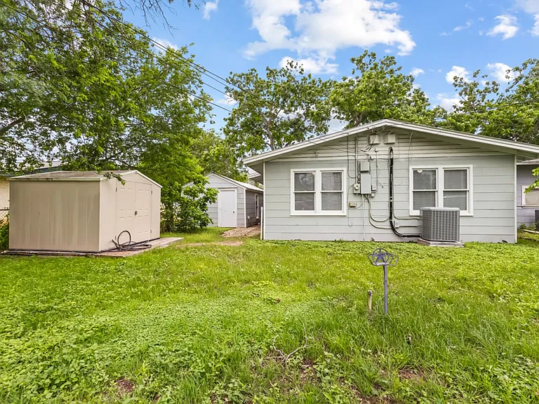 704 Curtiss Ave — Photo 23