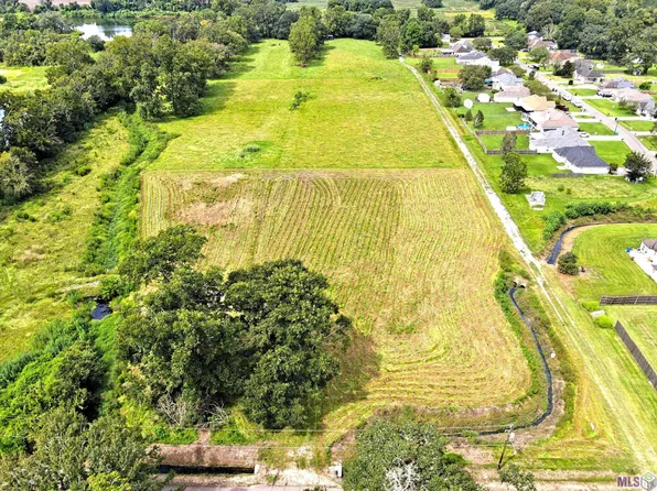 38227 Lakeview Dr, Geismar, LA 70734