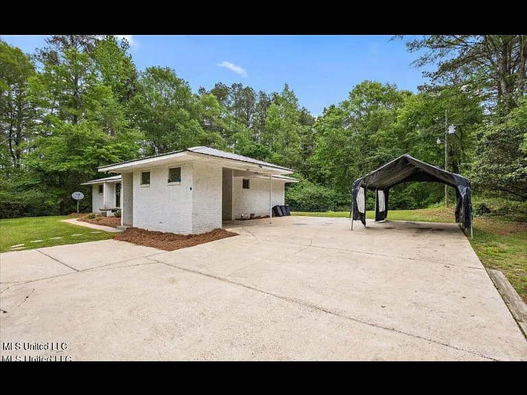 3850 Highway 35 N — Photo 6