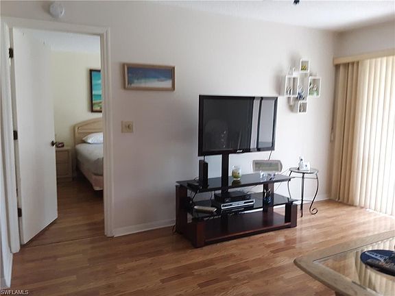 4th image of 9275 Lake Park Dr APT 103
