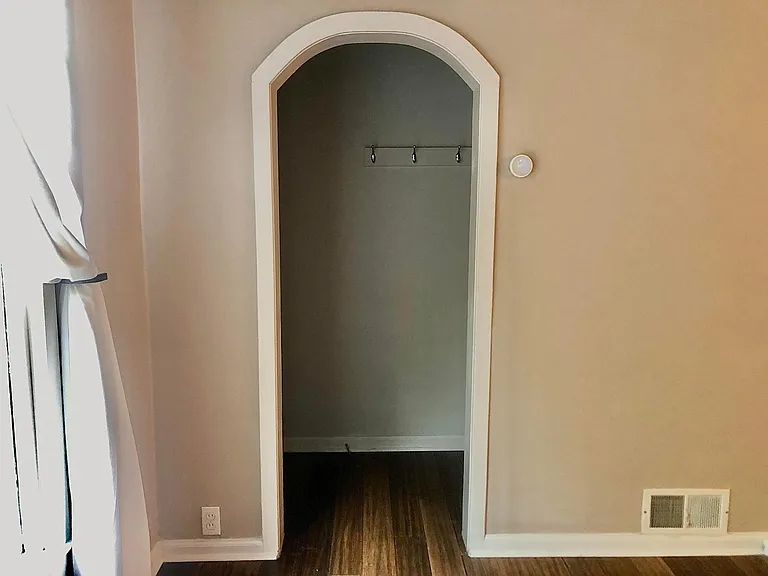 1213 E State St — Photo 2