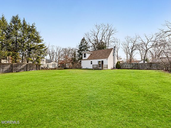 3rd image of 25 Oakside Drive