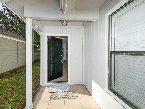 2nd image of 1350 Cove Landing Dr