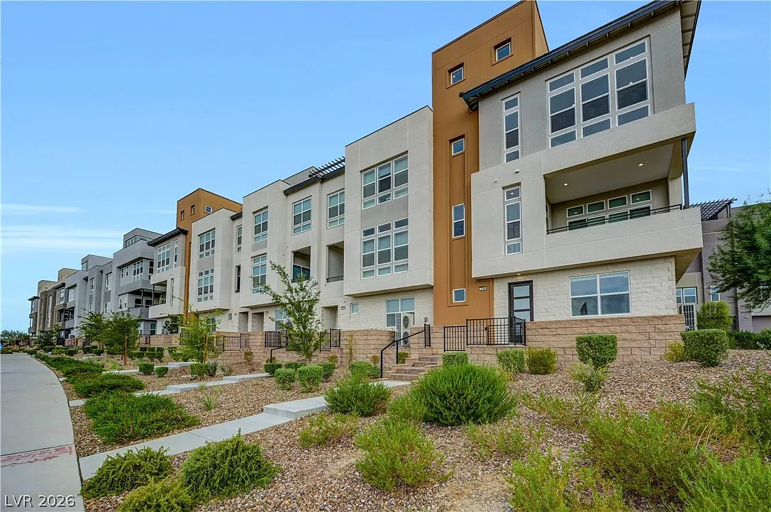 3 bed, 4.0 bath, 2364 sqft, $5,000 — Photo 4