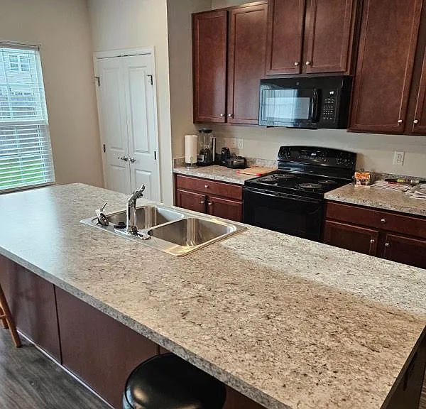 Large dine in kitchen!