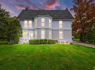 20423 W River Rd, Grosse Ile, MI 48138