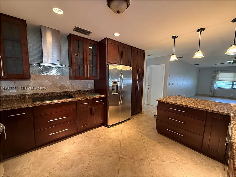 1560 NW 12th Way — Photo 11