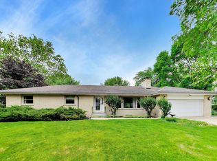 1015 Sherwood Dr, Prospect Heights, IL 60070