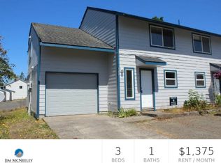 780 14th Ave APT 1, Seaside, OR 97138