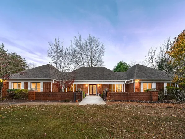 405 Meadowridge Dr, Lynchburg, VA 24503