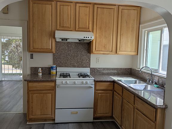 3rd image of 127 S Olive Ave #4