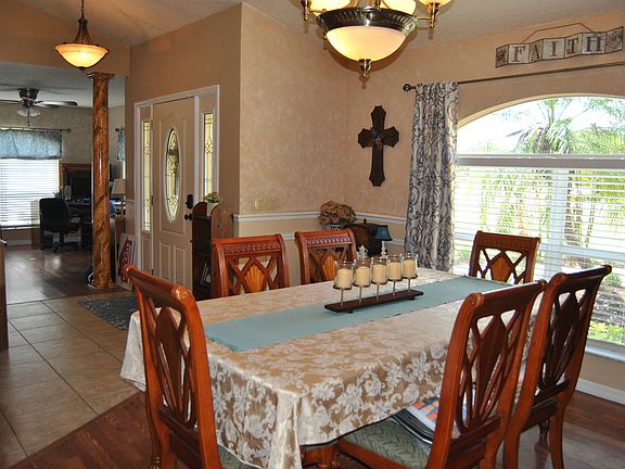 4th image of 1643 NE Voss Oaks Cir