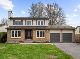 390 Cloverheath Cres, Ottawa, ON K1E2R8