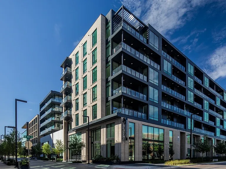 The Crescent Residences — Photo 29