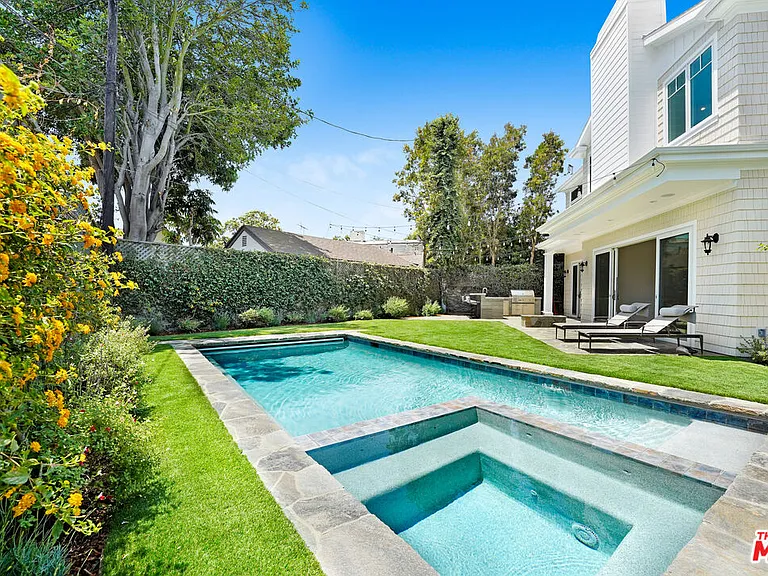 11540 Clover Ave — Photo 43