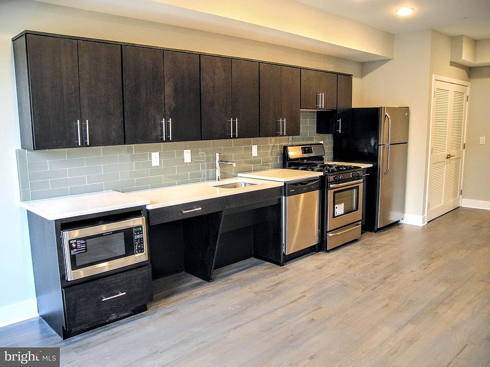 1st image of 1607 Catharine St APT 2E