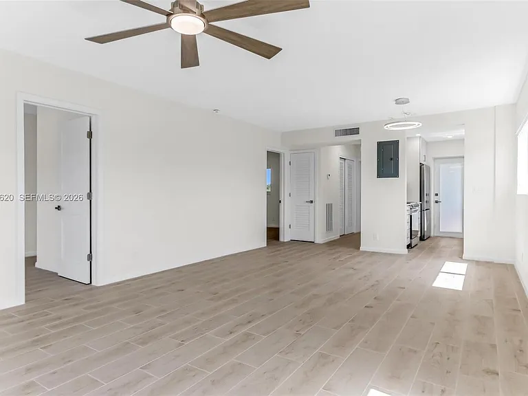 331 SW 8th St #3F — Photo 10