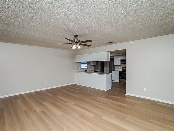 5th image of 16414 Bonneville Dr