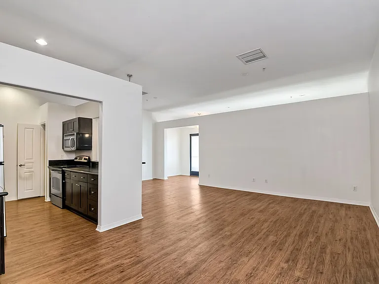 Harborview Apartments — Photo 49