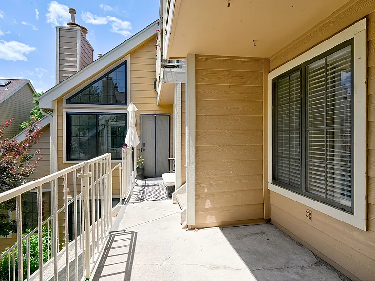 5902 Gunbarrel Ave #E — Photo 22