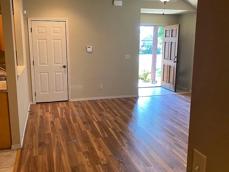 2809 N Seneca Ave #2809 — Photo 8