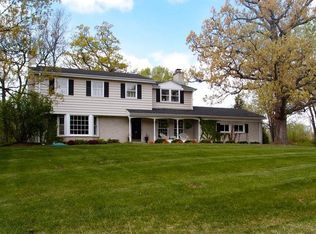 38 Circle Dr, Deer Park, IL 60010