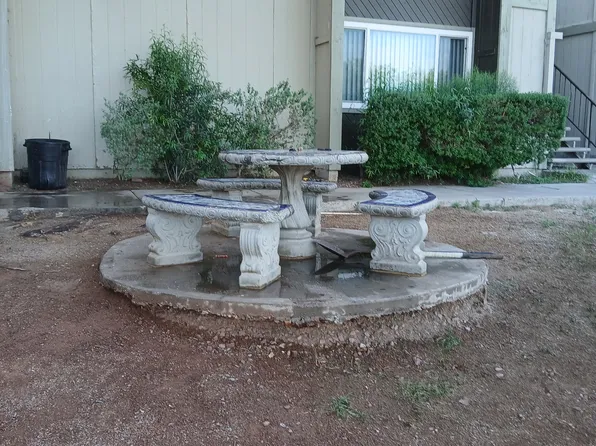 20 Gold Bar Ct APT D, Las Vegas, NV 89110