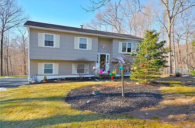 2nd image of 28 Overbrook Dr