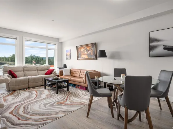 6540 Metral Dr #405, Nanaimo, BC V9T 0L8