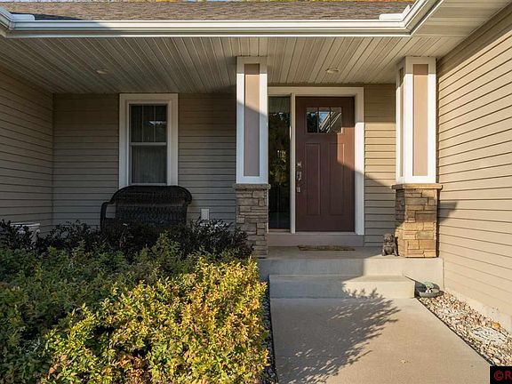 3rd image of 125 Goldfinch Ct