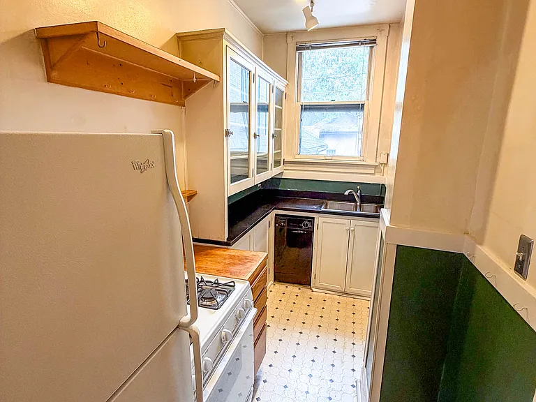 1302 N Williams St — Photo 18