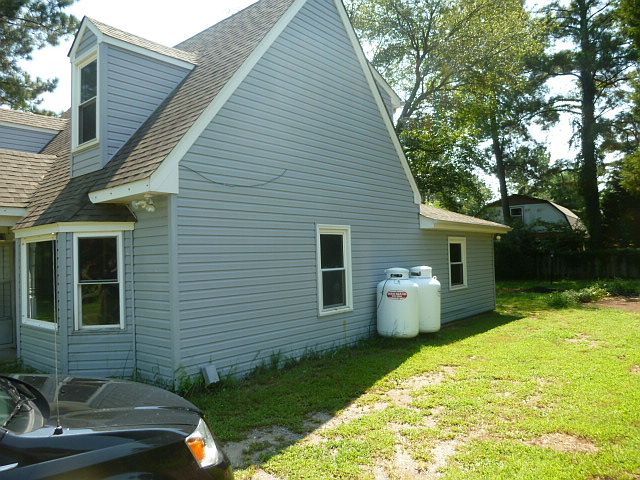 2nd image of 3125 N Riverside Dr