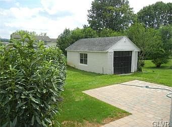 3rd image of 2604 Burrowes St