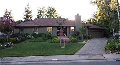 Front of beautiful home