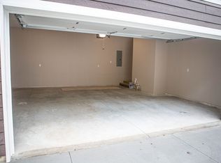 403 S 3rd St, Ozark, MO 65721