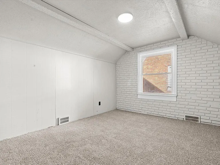 10042 Grayton St — Photo 17