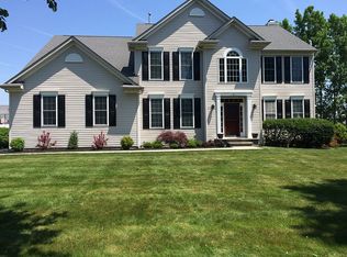 3 Woodfield Dr, East Windsor, NJ 08520