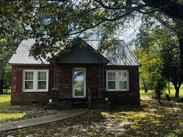 1210 Garton Rd, Burns, TN 37029