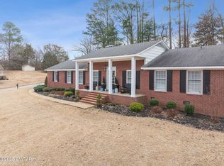 607 Colonial Dr, Lexington, TN 38351