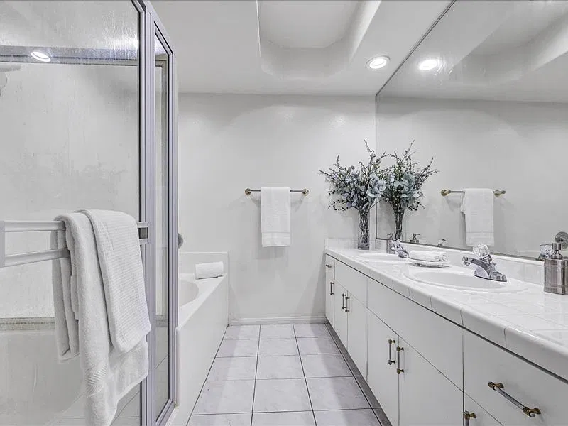 2 bed, 1800 sqft, $1,950 — Photo 3