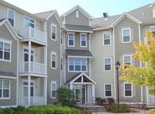 6136 Pearl St, Essex Junction, VT 05452