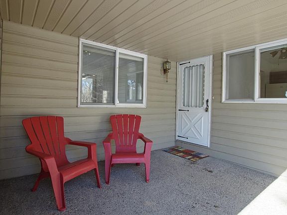 2nd image of 3865 Clover Ave
