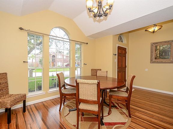 5th image of 21123 River Court Dr