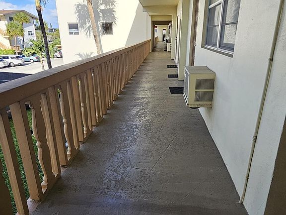 3rd image of 16750 NE 14th Avenue #211