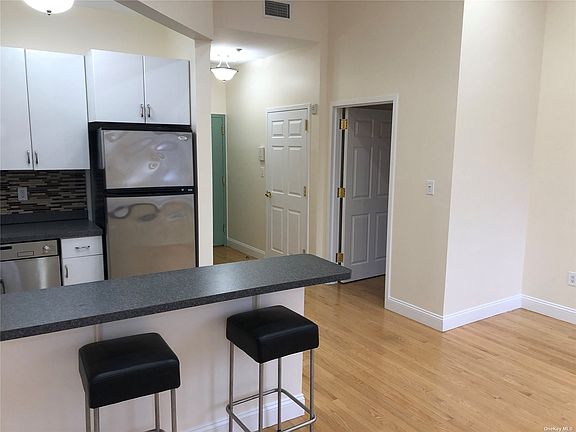 2nd image of 303 Main St APT 3F