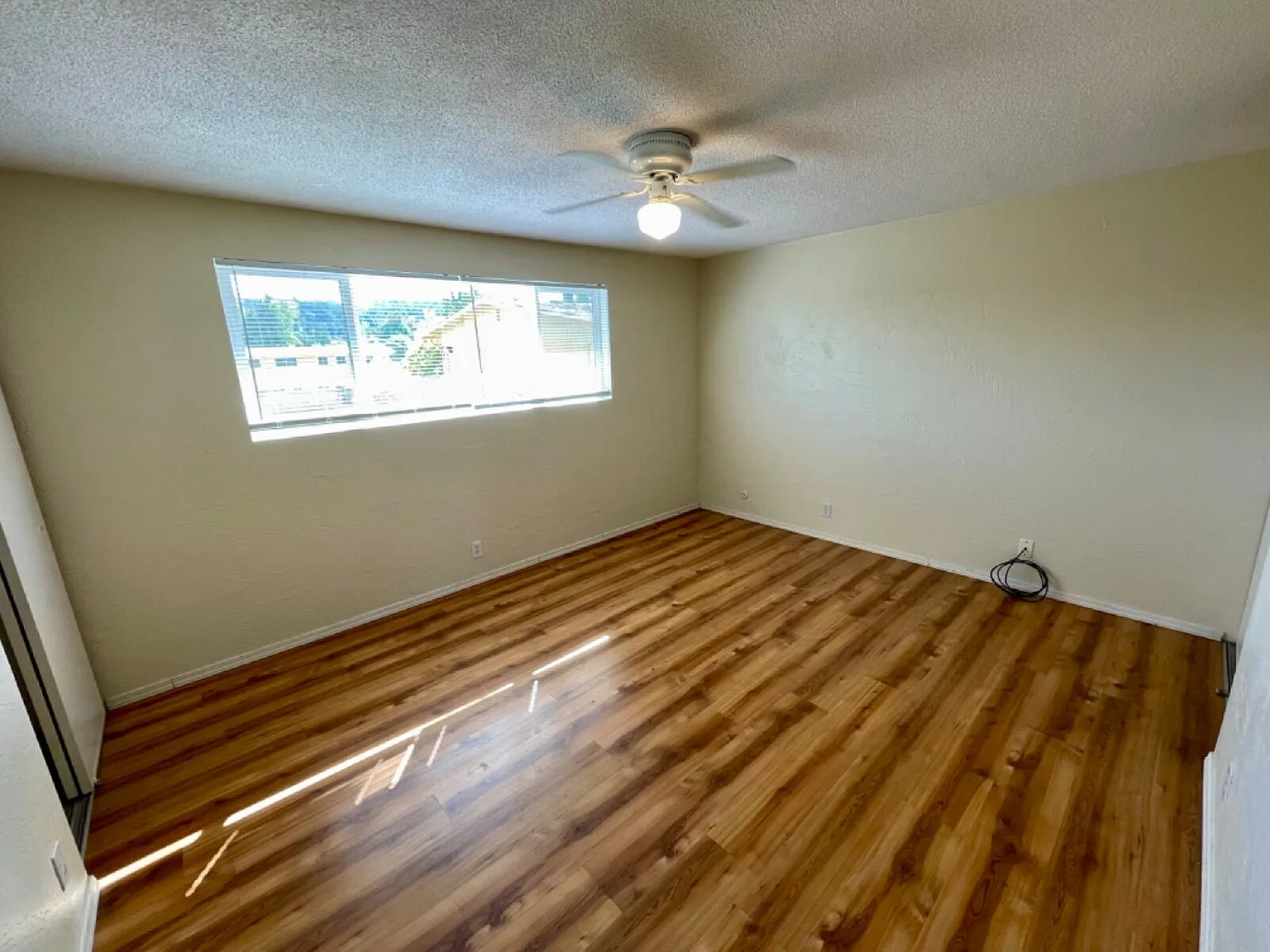 2 bed, 1.5 bath, 936 sqft, $1,395 — Photo 4