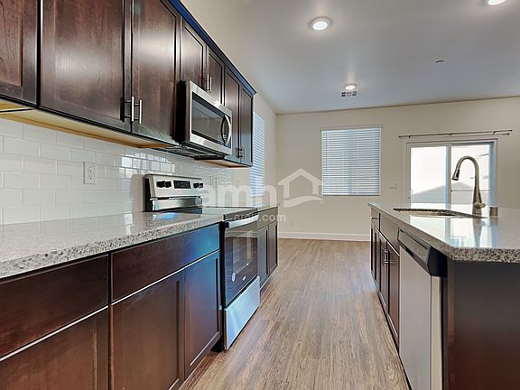 3rd image of 300 Palazza Reserve Pl