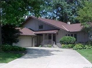 30908 Huntington Woods Pkwy, Bay Village, OH